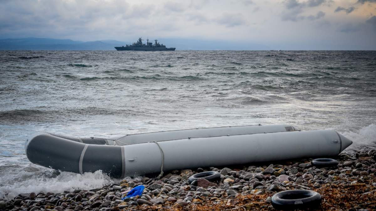 Ναυάγιο στη Λέσβο: Τουρκικά πλοία συνόδευαν τη βάρκα μέχρι τα ελληνικά χωρικά, λένε οι διασωθέντες
