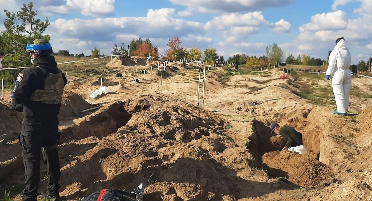 Ουκρανία: Ομαδικός τάφος στο Λιμάν