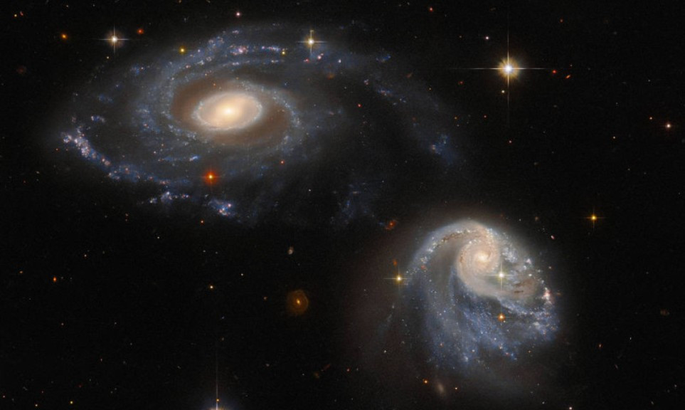 Η εντυπωσιακή φωτογραφία με ζεύγος γαλαξιών που «έπιασε» το τηλεσκόπιο Hubble