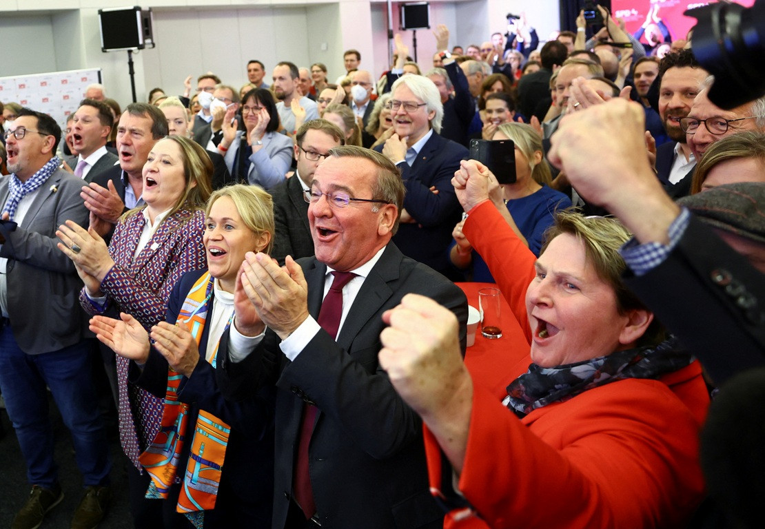 Γερμανία: Αγκαλιά με τη νίκη το SPD στις βουλευτικές εκλογές της Κάτω Σαξονίας