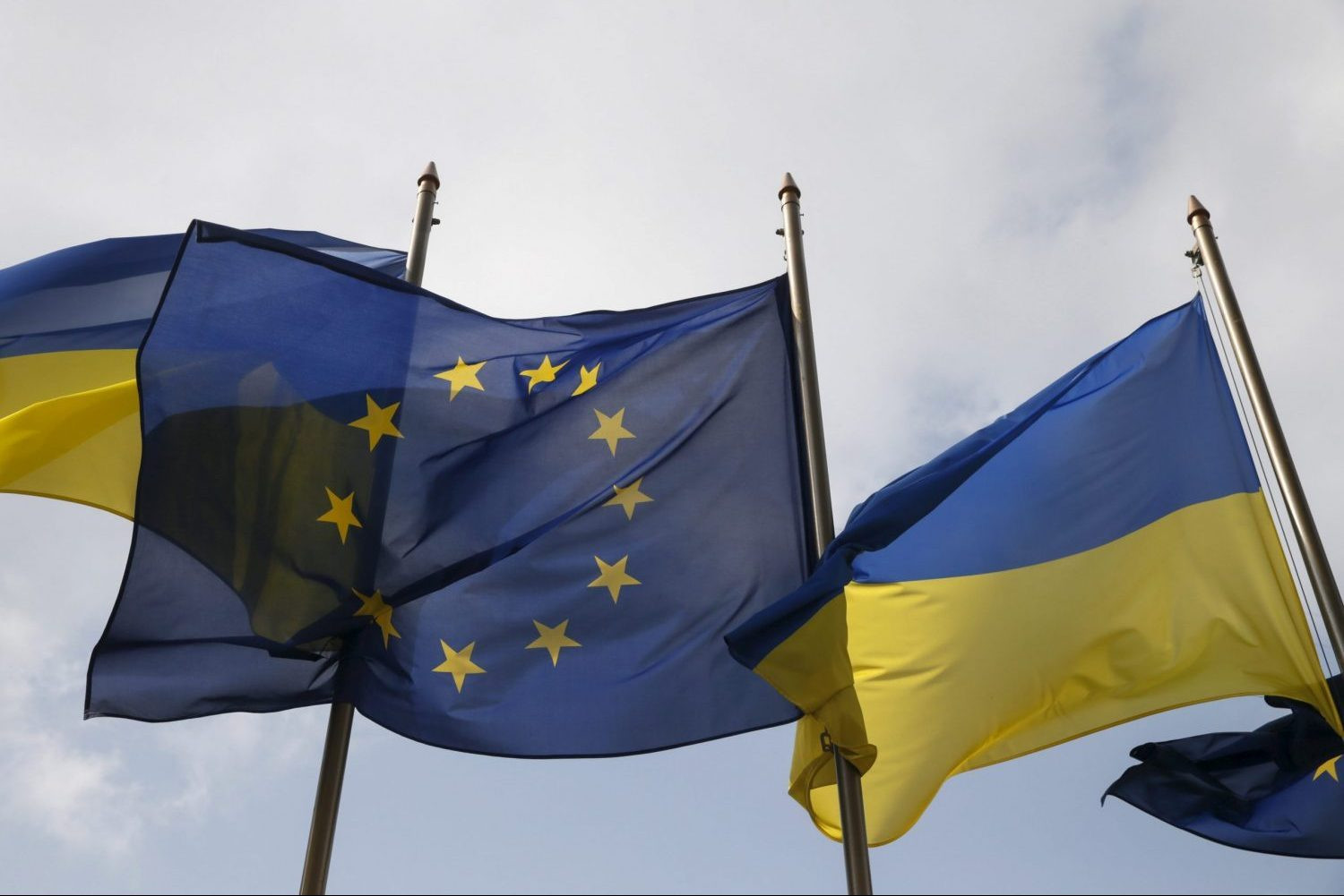 «Καμπανάκι» για τις δαπάνες από τους ελεγκτές της ΕΕ λόγω του πολέμου στην Ουκρανία