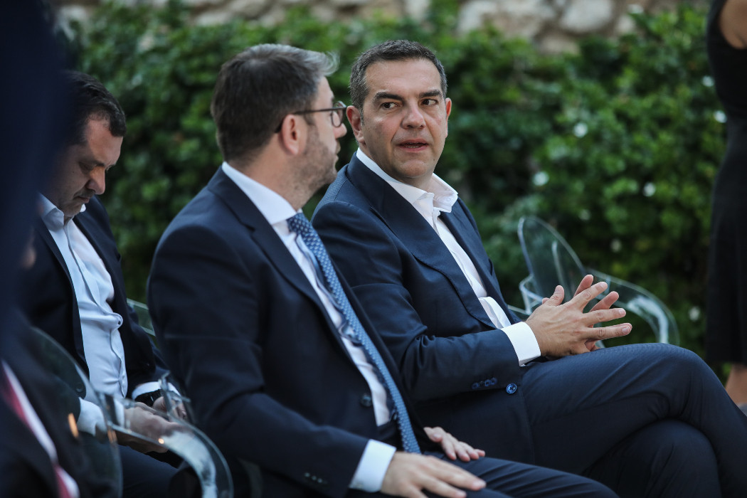 Δημοσκόπηση MRB: Υψηλότερα ποσοστά αποδοχής για κυβέρνηση συνεργασίας ΣΥΡΙΖΑ – ΠΑΣΟΚ έναντι συγκυβέρνησης ΝΔ – ΠΑΣΟΚ