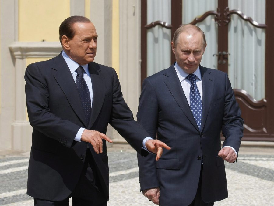 Αναθερμάνθηκαν οι σχέσεις Μπερλουσκόνι και Πούτιν – Αντάλλαξαν γράμματα και δώρα