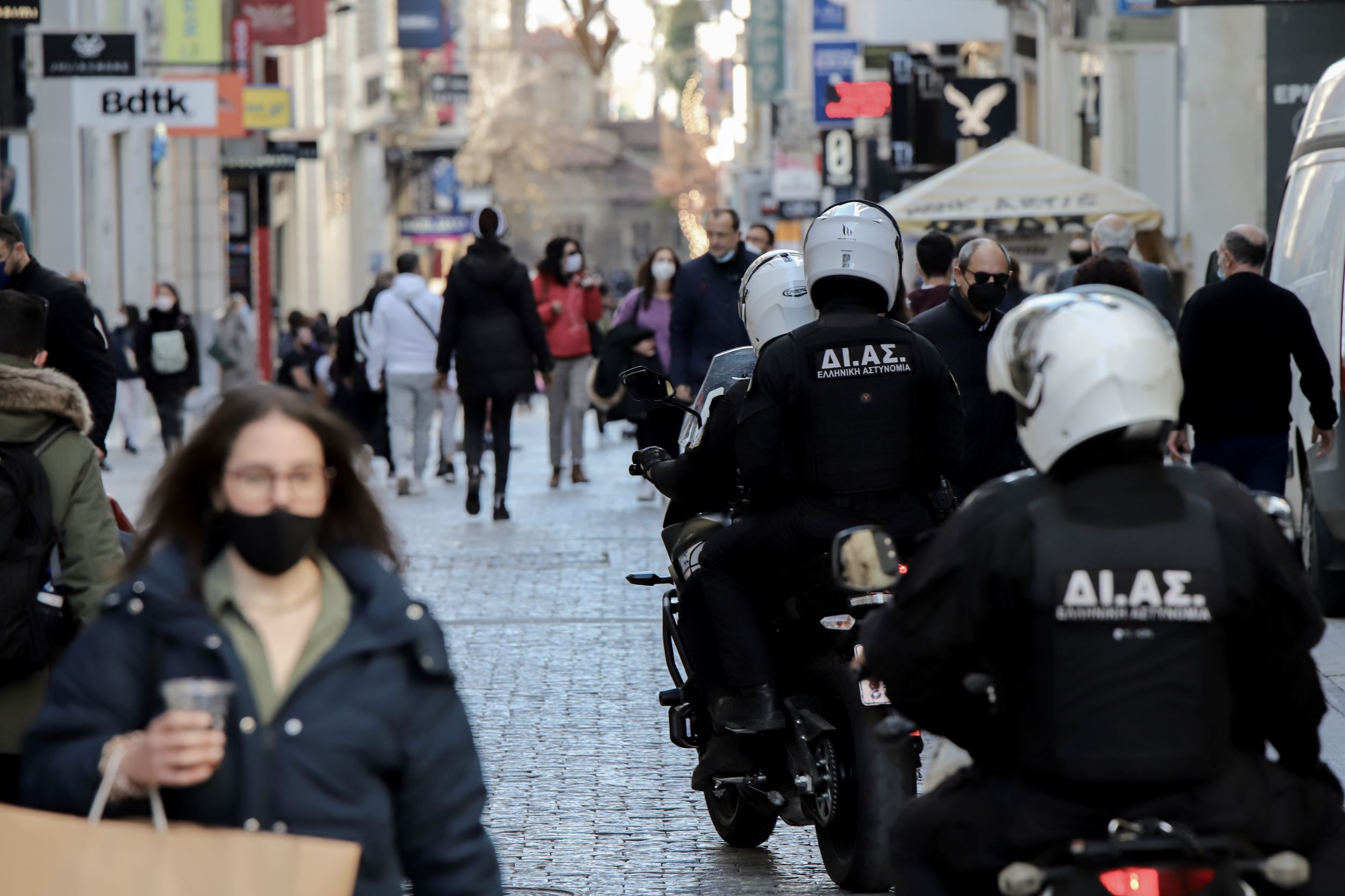 Οργή δικηγόρου 19χρονης: «Βιαστές αστυνομικοί και συκοφάντες»