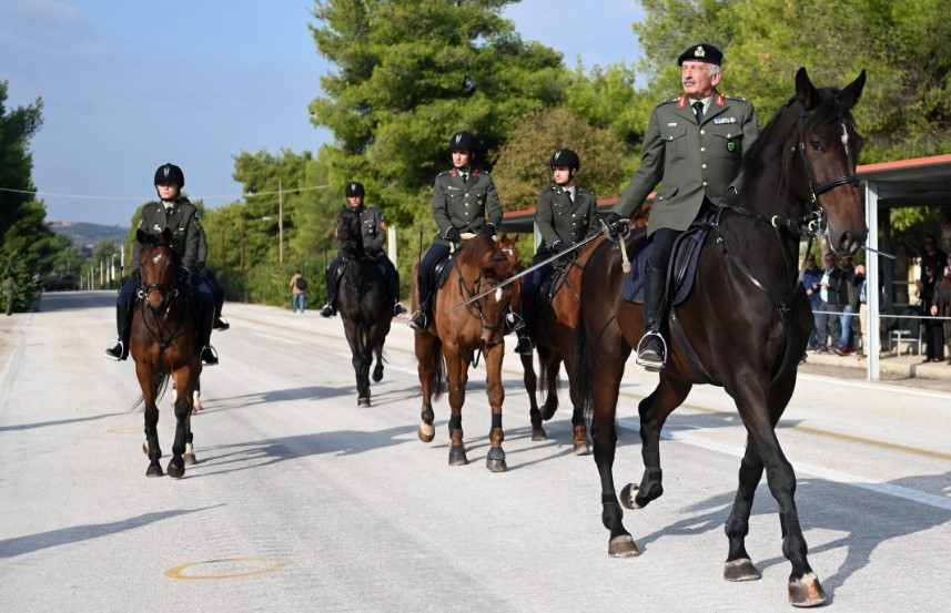 Αναβίωση χουντικής «Πολεμικής Αρετής των Ελλήνων» με δημιουργία ιππικού και επικεφαλής έναν 73χρονο Ταξίαρχο