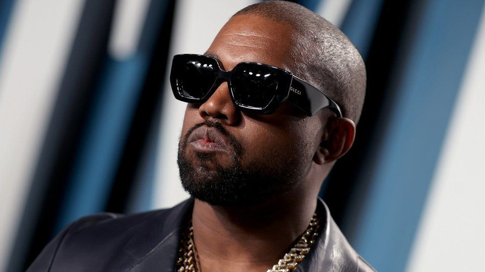 Πώς τα αντισημιτικά σχόλια κατέστρεψαν τον Kanye West σε λίγες μέρες – Oι εταιρείες που είπαν #cancelKanyeWest