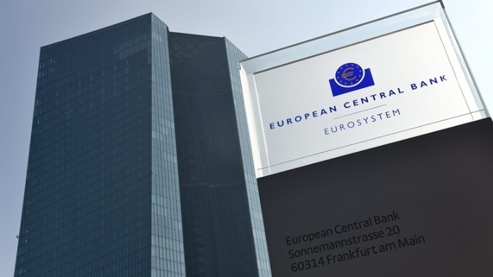 Τι σημαίνει η αύξηση-jumbo των επιτοκίων της ΕΚΤ