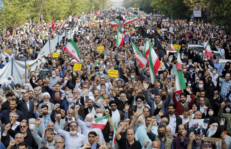 Ιράν: Συγκρούσεις διαδηλωτών με αστυνομικούς έξω από νοσοκομείο και φοιτητική εστία στο Ντιβανταρέχ του Κουρδιστάν