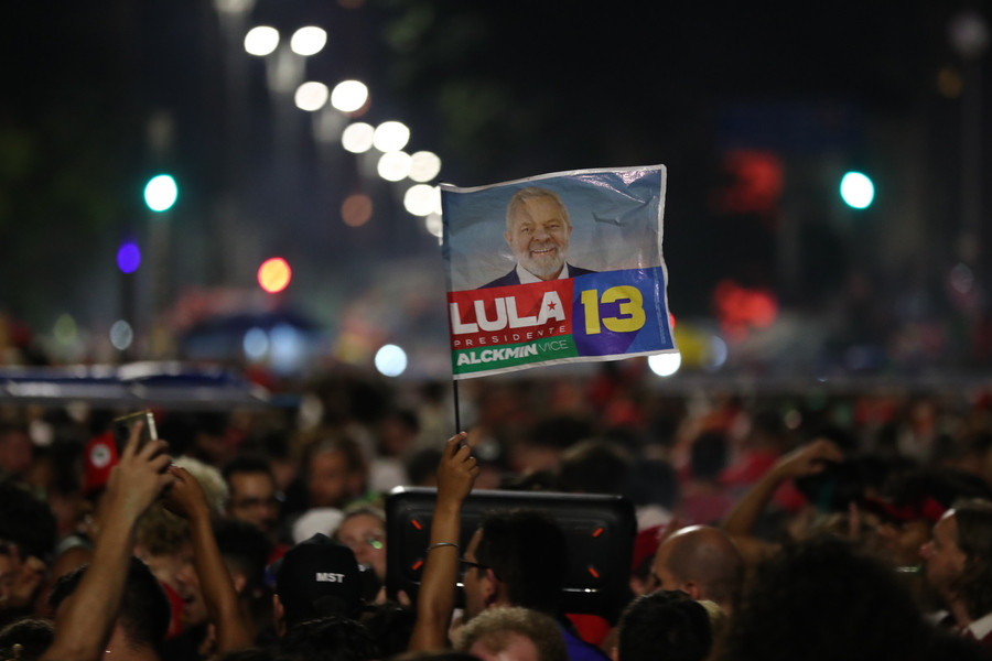Βραζιλία: Αδιαμφισβήτητη νίκη Λούλα στις πιο οριακές εκλογές μετά τη χούντα