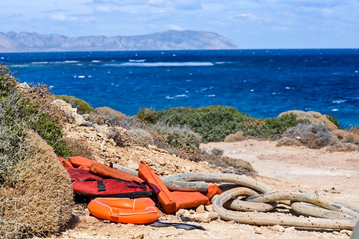 Αυξάνονται οι νεκροί πρόσφυγες από το ναυάγιο στο στενό Καφηρέα στην Εύβοια