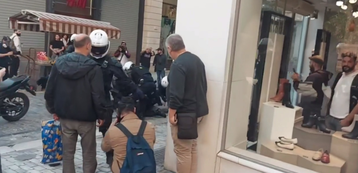 Απεργία 9 Νοέμβρη: Επιθέσεις αστυνομικών κατά διαδηλωτών [Βίντεο]