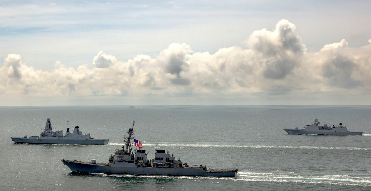 Καταγγελία ΝΑΤΟ για επικίνδυνη υπερπτήση ρωσικών καταδιωκτικών πάνω από πλοία του στη Βαλτική