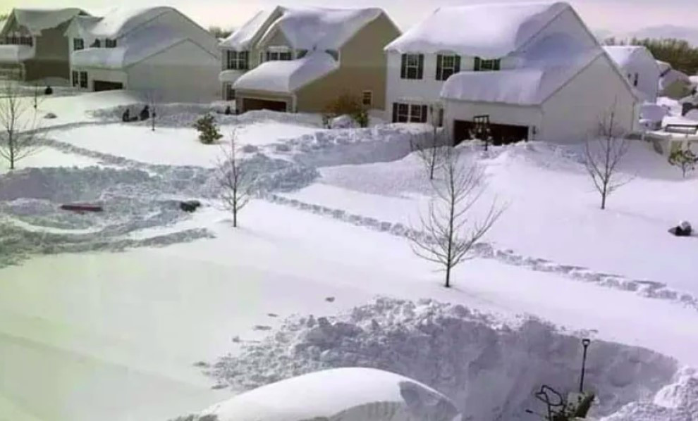 ΗΠΑ: Ιστορική χιονοθύελλα μακράς διάρκειας πλήττει τη Νέα Υόρκη