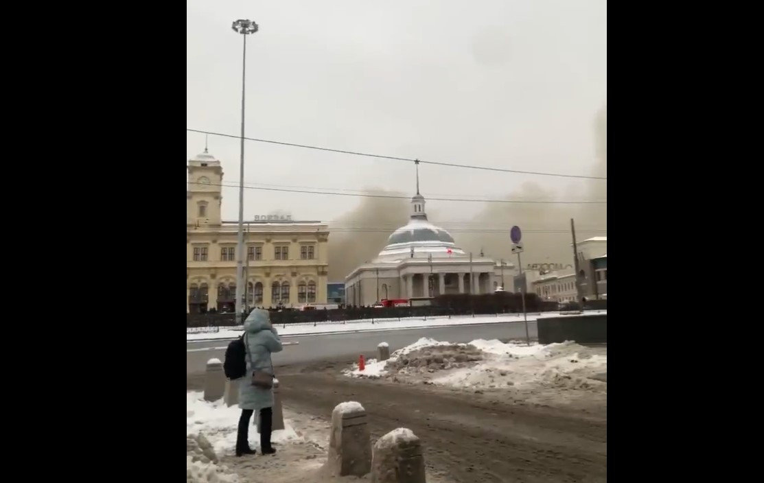 Ρωσία: Μεγάλη έκρηξη στη Μόσχα – Δύο άτομα εγκλωβισμένα [Βίντεο]