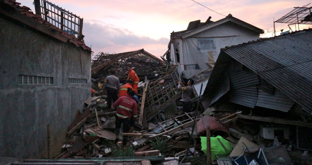 Σεισμός στην Ιάβα: Ξεπέρασαν τους 160 οι νεκροί, πάνω από 13.000 εκτοπισμένοι