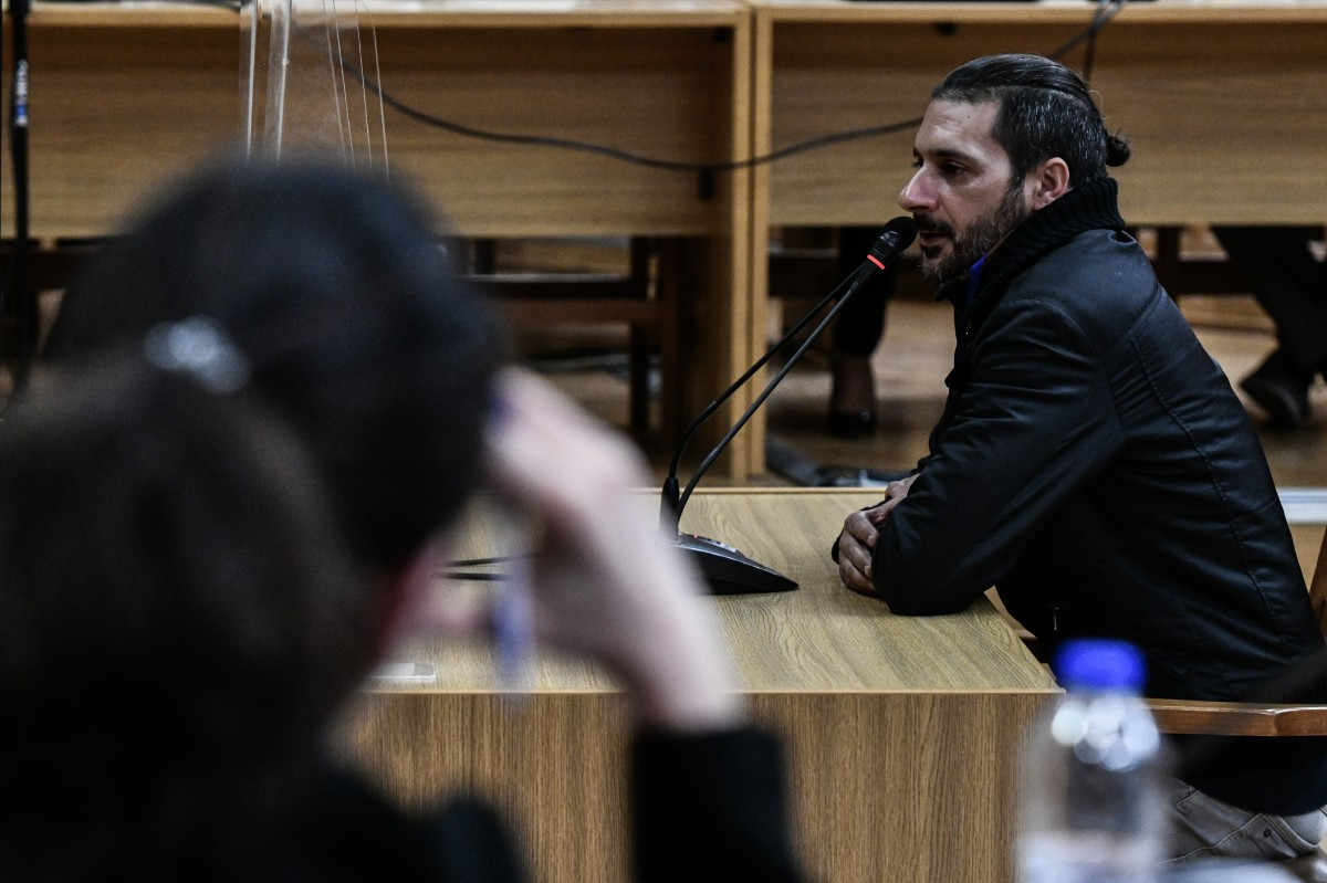 Δίκη Χρυσής Αυγής: «Δεν μας βοήθησε κανένας» κατέθεσε παιδικός φίλος του Π. Φύσσα για τη δολοφονική επίθεση