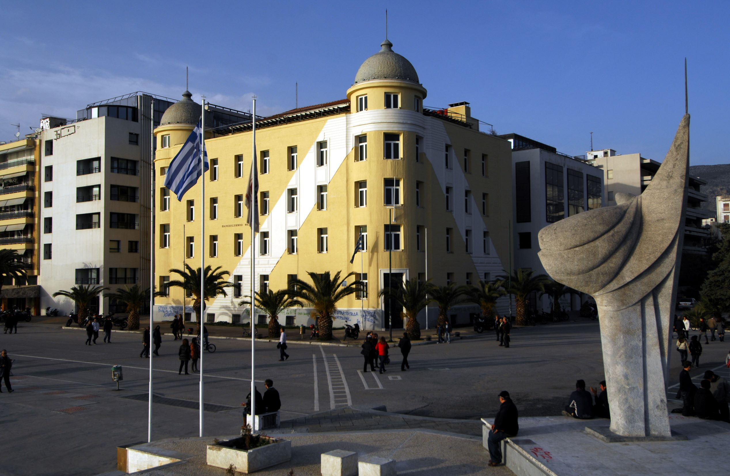 Το Πανεπιστήμιο Θεσσαλίας δεν δίνει πτυχίο σε φοιτητή για χρέος 105 ευρώ στην εστία