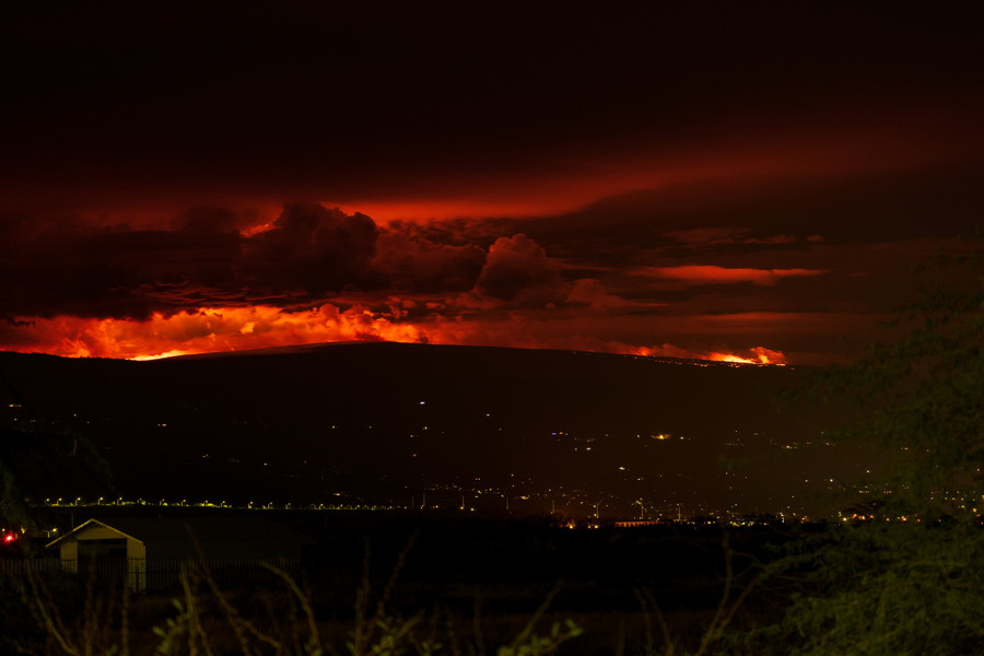Χαβάη: Εντυπωσιακές εικόνες από την έκρηξη του ηφαιστείου Μάουνα Λόα