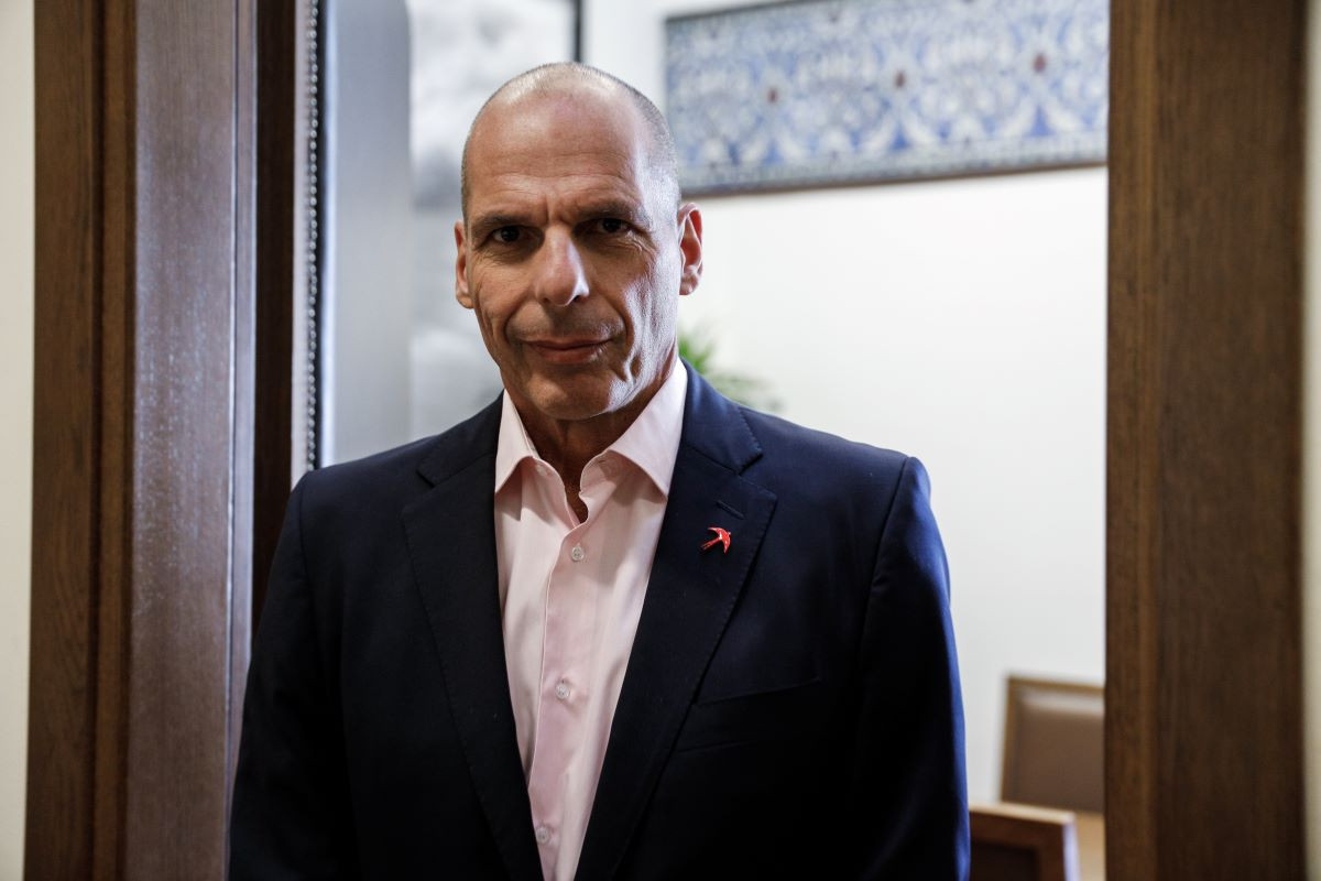 Βαρουφάκης: Ο Πελετίδης είναι κορυφαίος δήμαρχος, παράδειγμα για μια ριζοσπαστική λαϊκή ενότητα πέραν κομματικών ορίων