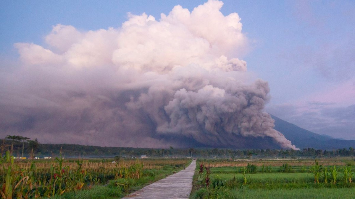 Έκρηξη ηφαιστείου στην Ινδονησία – Συναγερμός στις αρχές [Βίντεο]