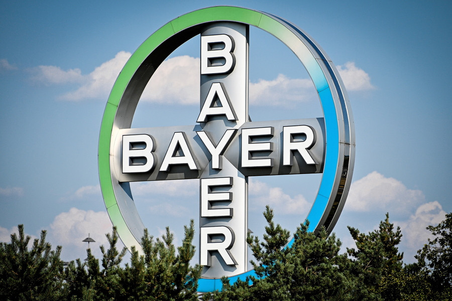 Γαλλία: Αποζημίωση – «χαρτζιλίκι» από την Bayer σε αγρότη με προβλήματα υγείας από ζιζανιοκτόνο