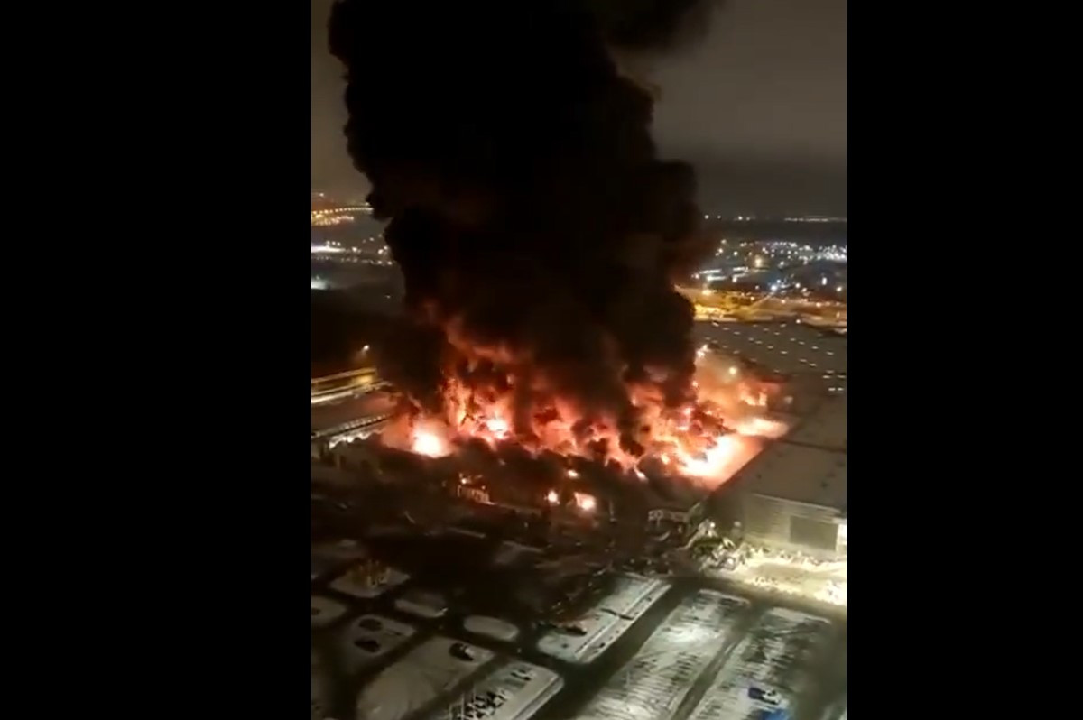 Ρωσία: Μεγάλη πυρκαγιά σε εμπορικό κέντρο στη Χίμκι [Βίντεο]