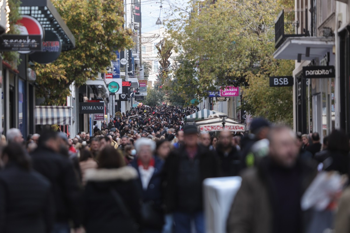 Χριστούγεννα 2022: Ανοιχτά τα καταστήματα την Κυριακή 11 Δεκεμβρίου – Το ωράριο λειτουργίας σε Αθήνα και Θεσσαλονίκη