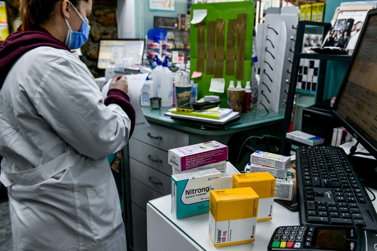 Σοβαρές ελλείψεις ακόμη και σε βασικά φάρμακα – Τι καταγγέλλει ο πρόεδρος του Φαρμακευτικού Συλλόγου Αττικής