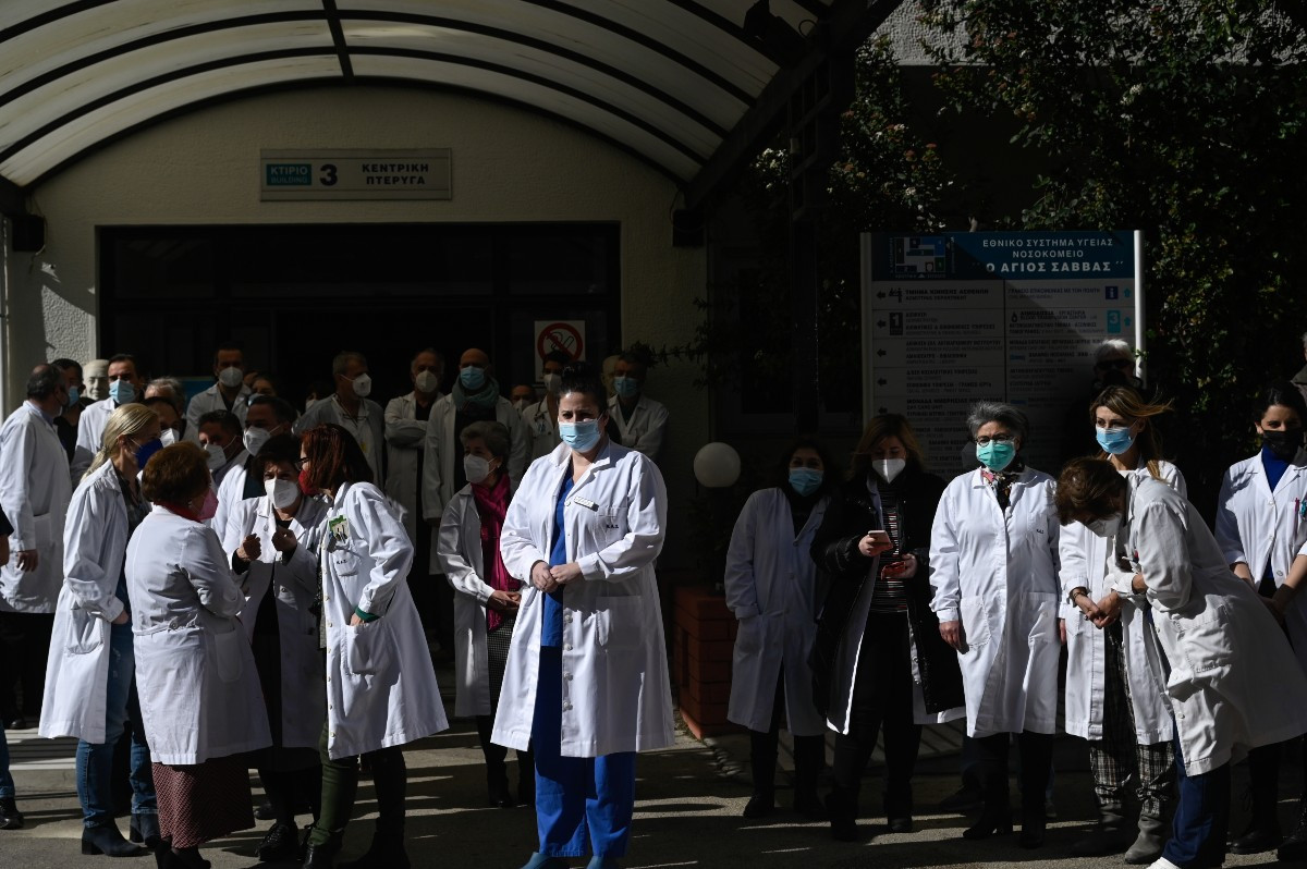 Υπουργείο Υγείας: Επιστροφή των ανεμβολίαστων υγειονομικών με δυο τεστ την εβδομάδα και μάσκα υψηλής προστασίας