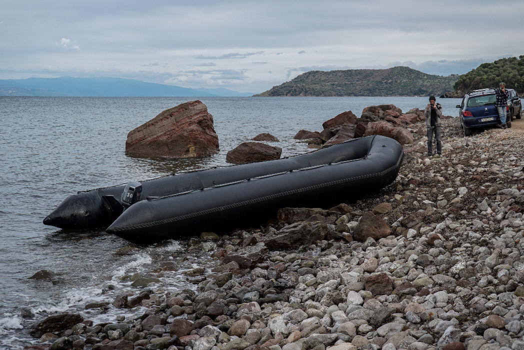 Λέσβος: Νέκρό βρέφος μετά από πρόσκρουση βάρκας με πρόσφυγες σε βράχια