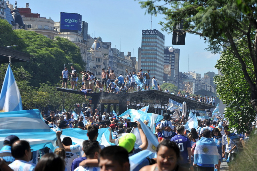 Η Αργεντινή υποδέχθηκε τους θριαμβευτές του Μουντιάλ 2022 [Βίντεο]