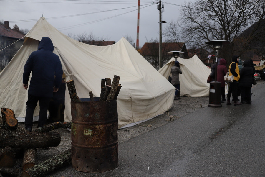 Σε κατάσταση ενισχυμένης ετοιμότητας ο σερβικός στρατός μετά τις εκρήξεις στο Κόσοβο