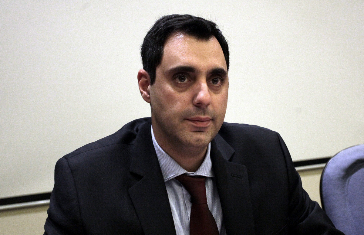 ΣΥΡΙΖΑ για παραίτηση Σμυρλή: Επιχειρείται να «ξεπλυθεί» στην κολυμπήθρα του «προεκλογικού αγώνα»