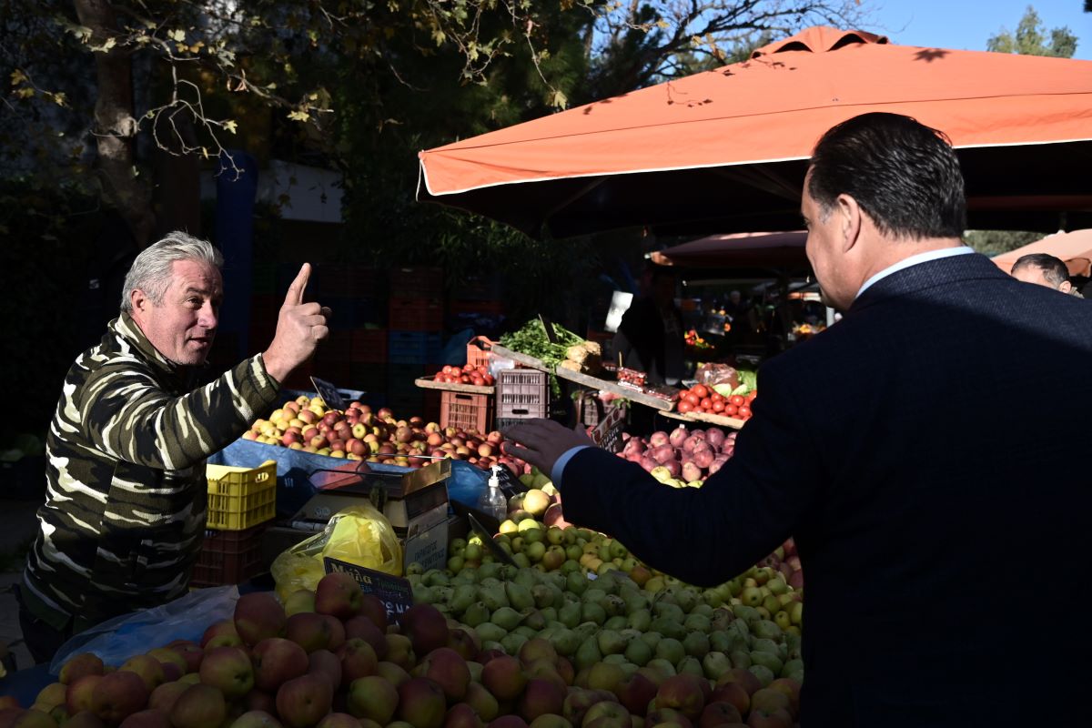 Η κυβέρνηση εύχεται καλή… πανάκριβη χρονιά