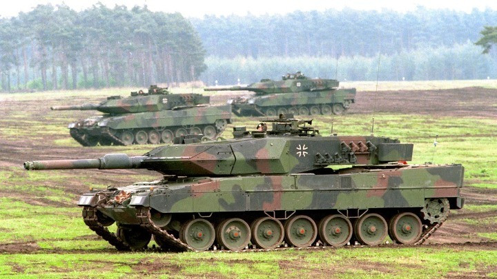 Γερμανία: Μπορεί να στείλουμε και άρματα Leopard στην Ουκρανία