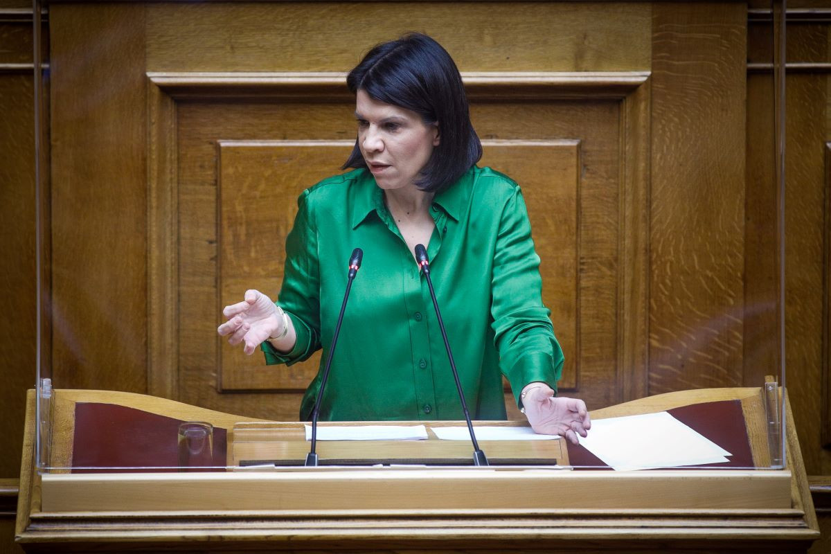 ΝΔ: Να απαντήσει ο ΣΥΡΙΖΑ για τη βουλευτή Καβάλας – Γελοίες προσπάθειες συμψηφισμού απαντά η κ. Ελευθεριάδου