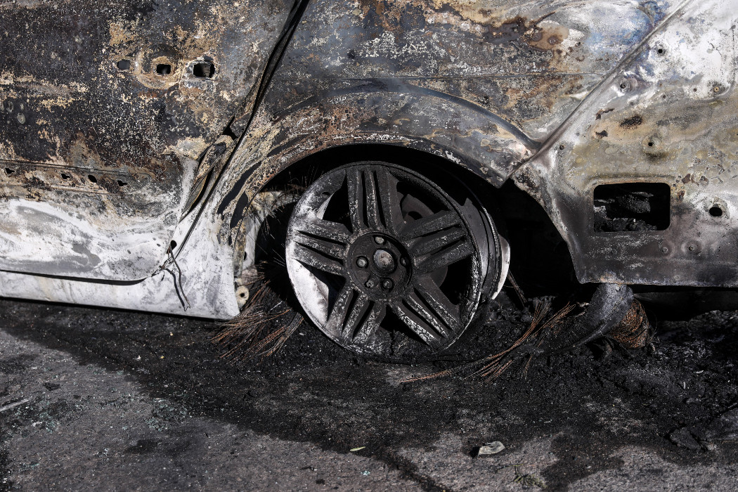 Εμπρησμός αυτοκινήτου στο Κουκάκι – Σοβαρές ζημιές σε άλλα δυο
