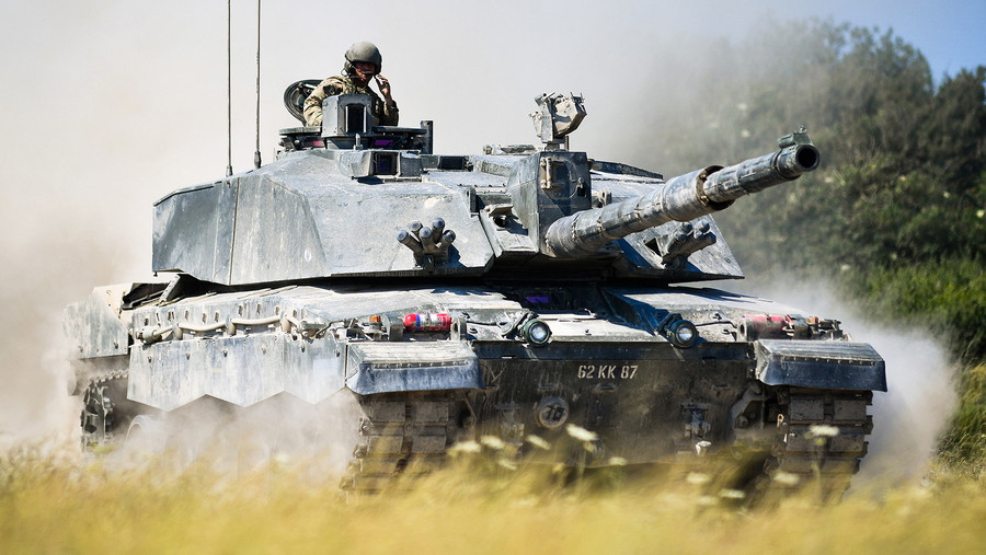 Το Λονδίνο θέλει να στείλει άρματα μάχης Challenger 2 στο Κίεβο