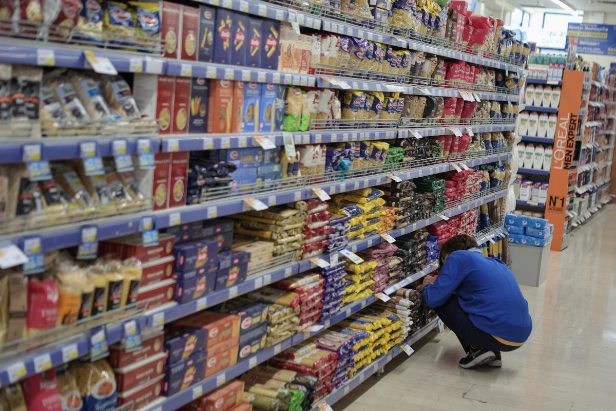 Μείωση ποσότητας και ανατιμήσεις: Οι καταναλωτές στο έλεος της αγοράς τροφίμων