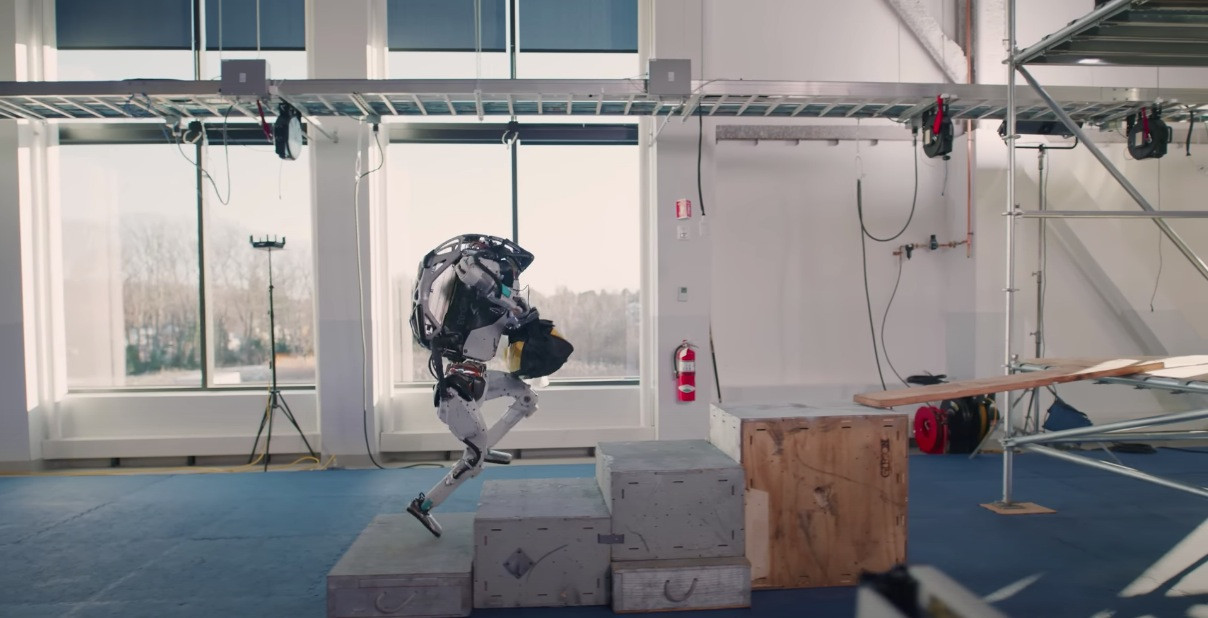 AΤLAS: Το πρώτο ρομπότ οικοδόμος [Βίντεο]