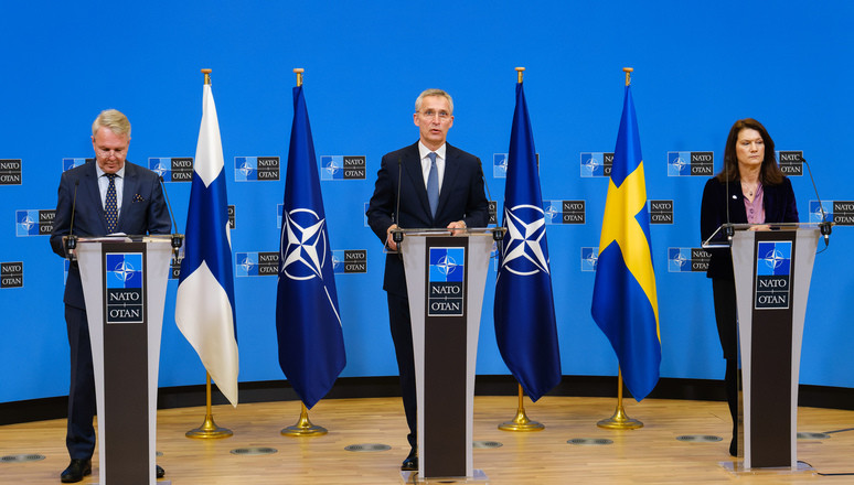 Υπουργός εξωτερικών Φιλανδίας: Θα πρέπει να εξετάσουμε την είσοδο στο ΝΑΤΟ χωρίς τη Σουηδία
