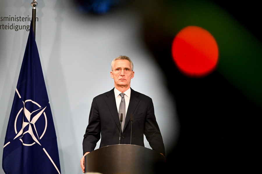 Στόλτενμπεργκ: «Αναμένει» αύξηση αμυντικών δαπανών από τα μέλη του ΝΑΤΟ