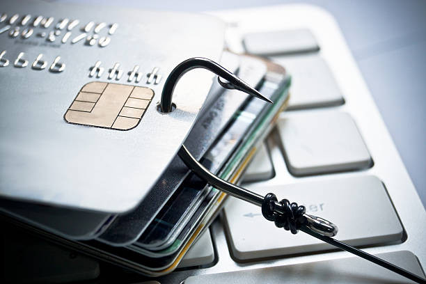 «Βήμα πίσω» από την κυβέρνηση στη ρύθμιση για το phishing και τις τράπεζες