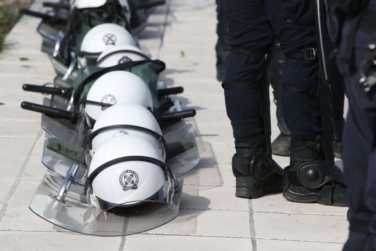 Αντιδράσεις της αντιπολίτευσης για τα «δίκτυα» αστυνομικών – Greek Mafia