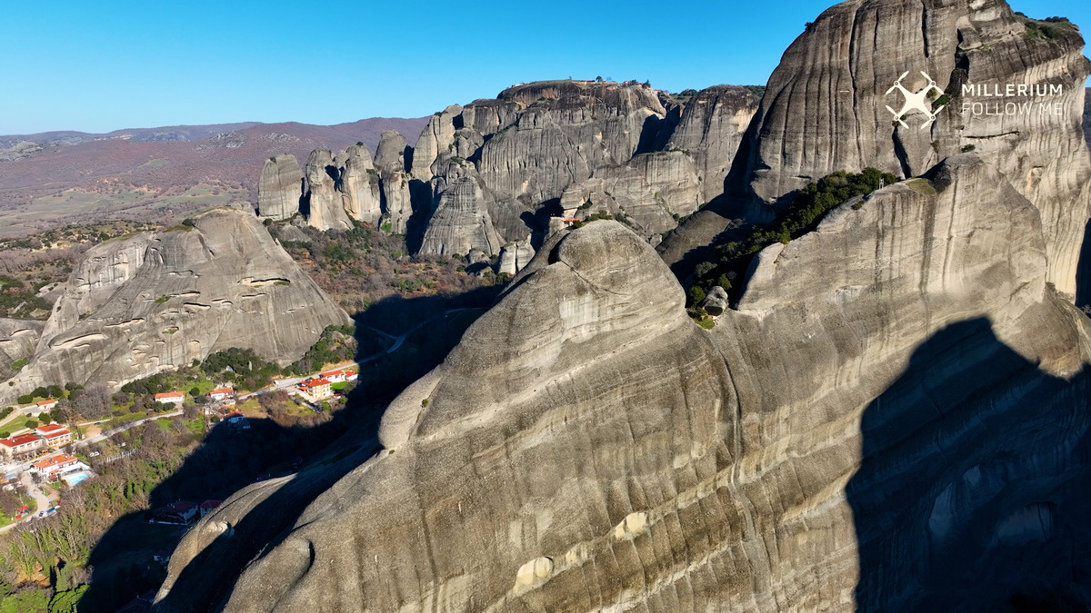 Καστράκι – Μετέωρα: Ο Βράχος του Αγίου Πνεύματος [Βίντεο drone]
