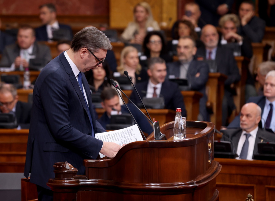 Σερβία: Ένταση στη Βουλή στη συνεδρίαση για το Κόσοβο