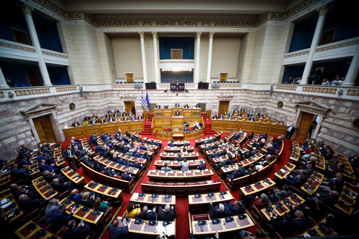 Bουλή: Τι προβλέπει η τροπολογία που «μπλοκάρει» το κόμμα Κασιδιάρη
