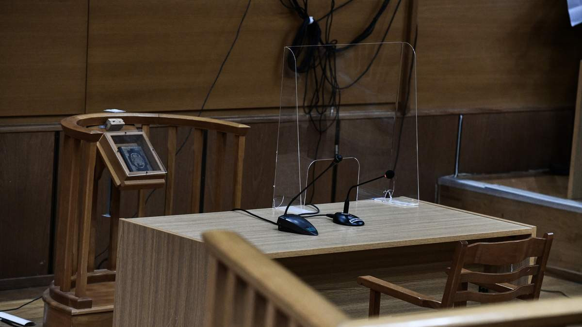 Δίκη Χρυσής Αυγής: Βίαιη προσαγωγή της συντρόφου του Παύλου Φύσσα έχει διαταχθεί για σήμερα