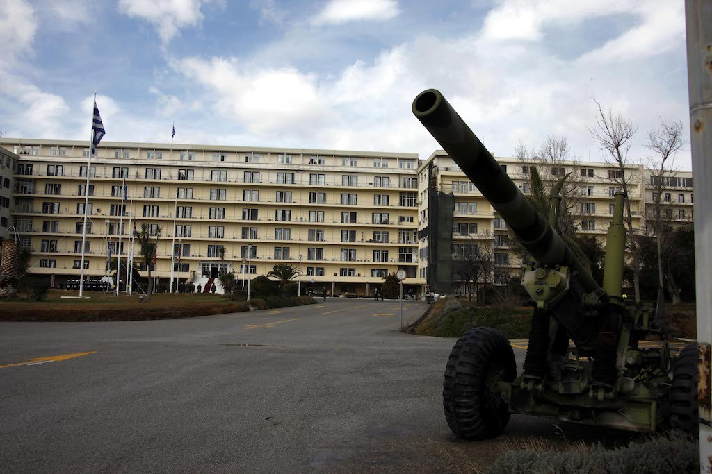 Δημοσίευμα: Η κυβέρνηση στέλνει στελέχη των ενόπλων δυνάμεων στην Ουκρανία