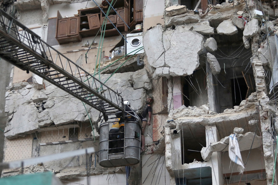 Σεισμός στην Τουρκία: Παιδί ανασύρεται ζωντανό από τα ερείπια [Βίντεο]